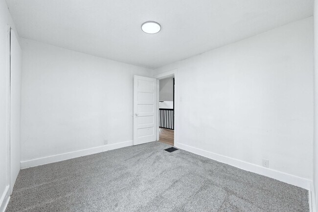 Building Photo - Charming 3BR with Garage & Updates