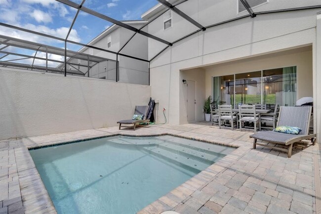 Building Photo - 2312 Zaballina Pl