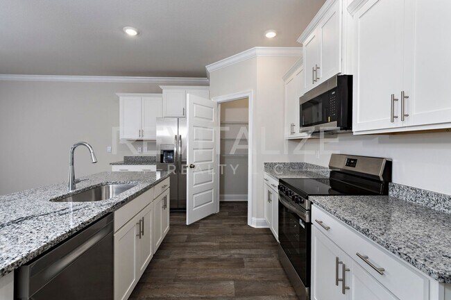 Building Photo - 14567 Dayton Cir