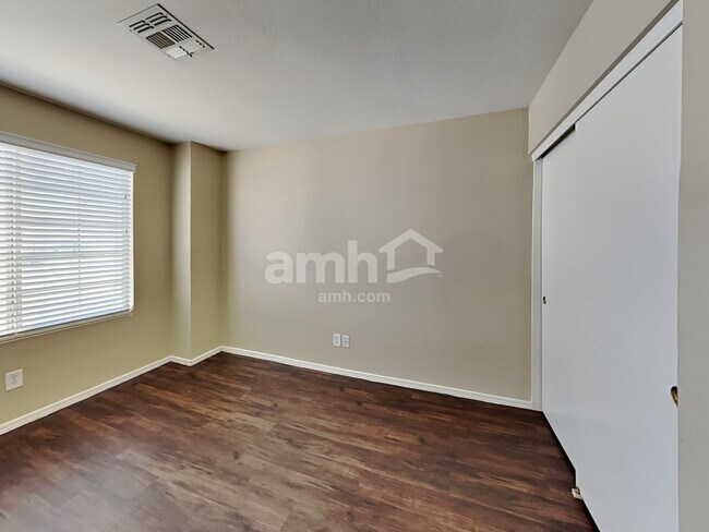 Building Photo - 11967 W Granada Rd