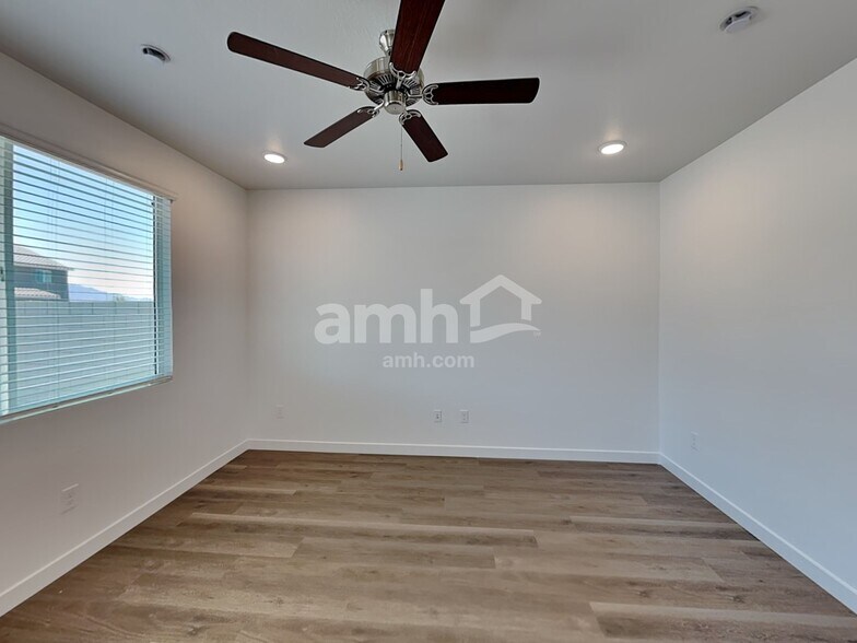 Building Photo - 9715 W Parkway Dr