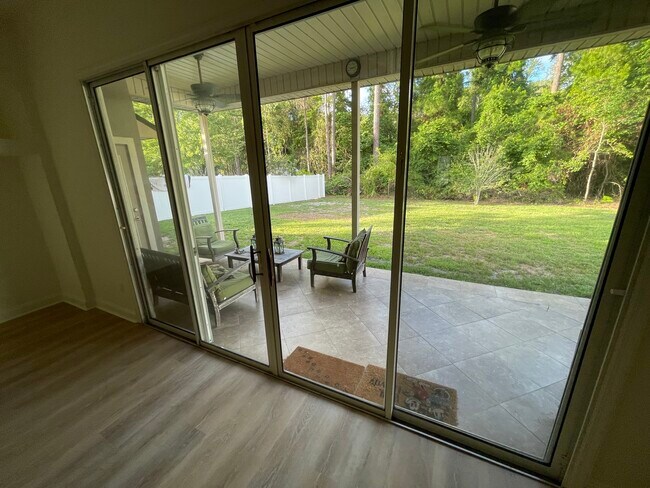 Building Photo - 33380 Sunny Parke Cir