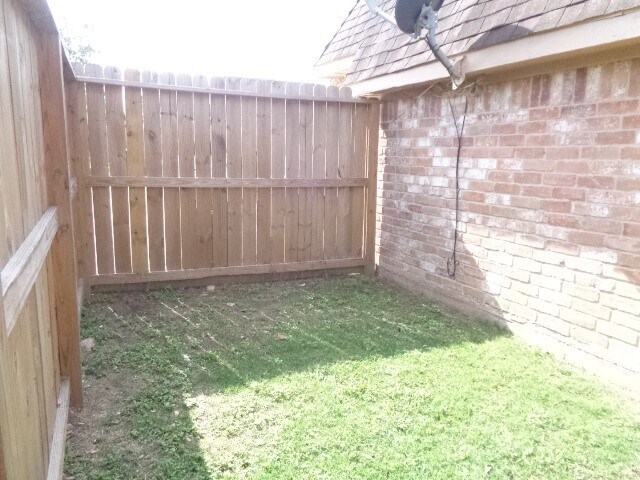 Building Photo - 5502 Deep Forest Dr