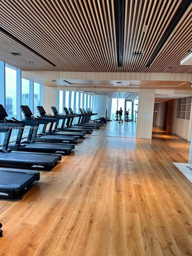 Building Photo - 300 Biscayne Blvd Way