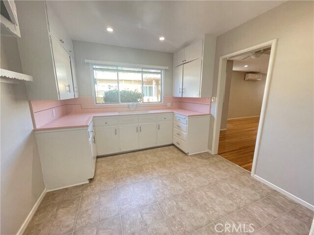 Building Photo - 3530 Orange Dr