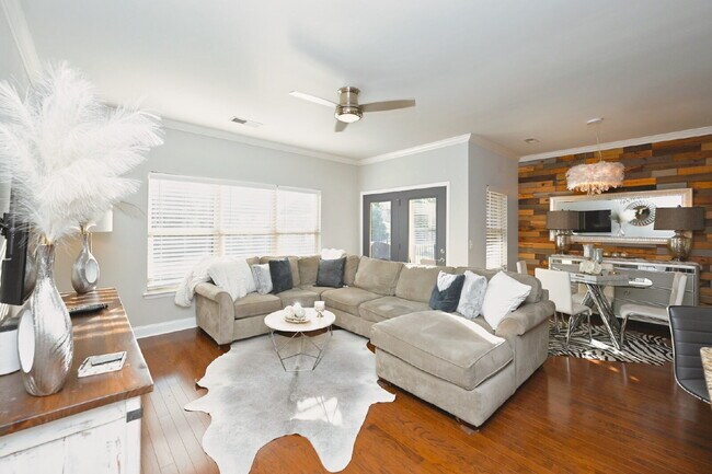 Building Photo - Resort Living at its finest in Foxland Harbor, Gallatin's premier golf and lake community!