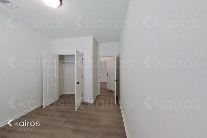 Building Photo - 114 Teddy Ln