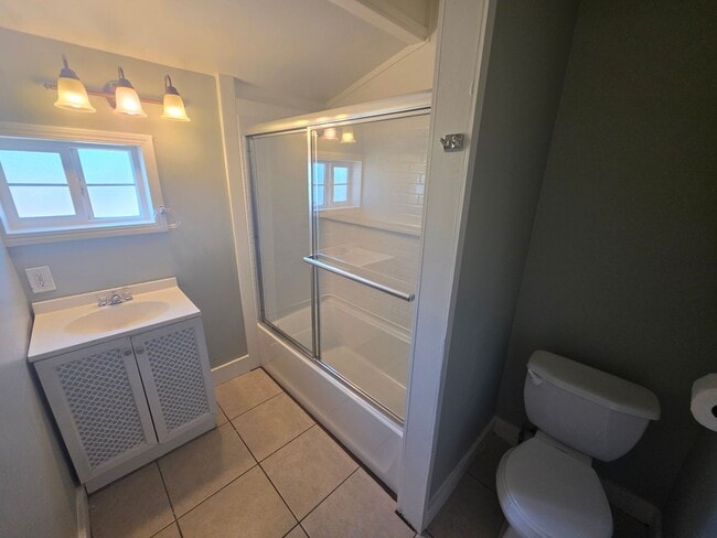 Building Photo - Duplex For Rent in Corning!