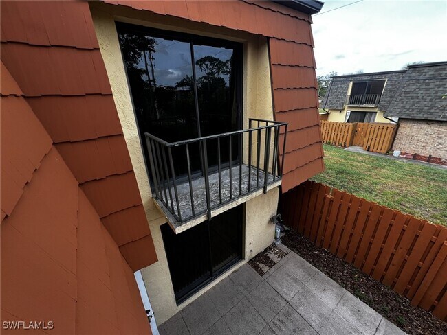 Building Photo - 1702 Park Meadows Dr