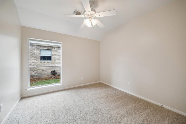Building Photo - 22 N Holly Laurel Cir