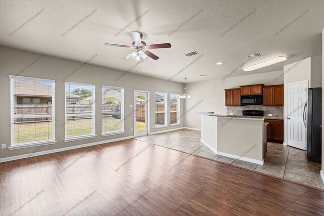 Building Photo - 8012 Redbrush