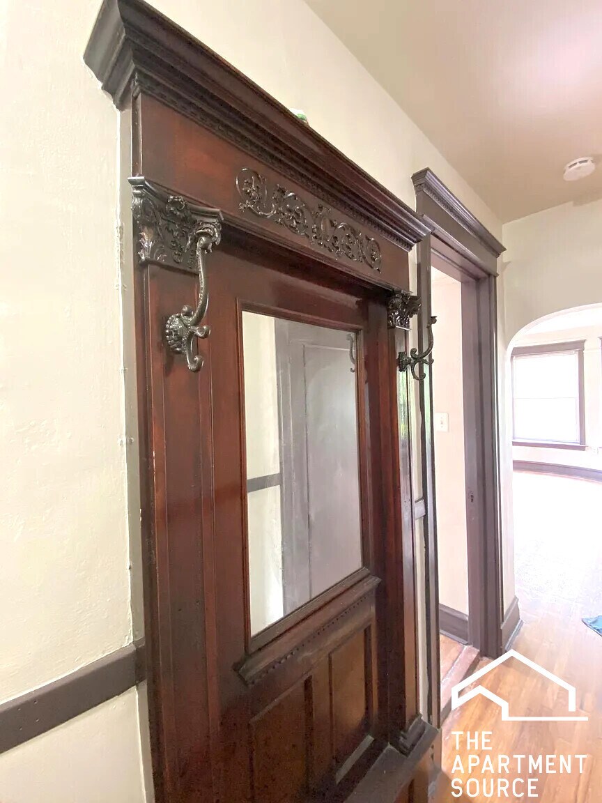 Building Photo - 4533 S Michigan Ave