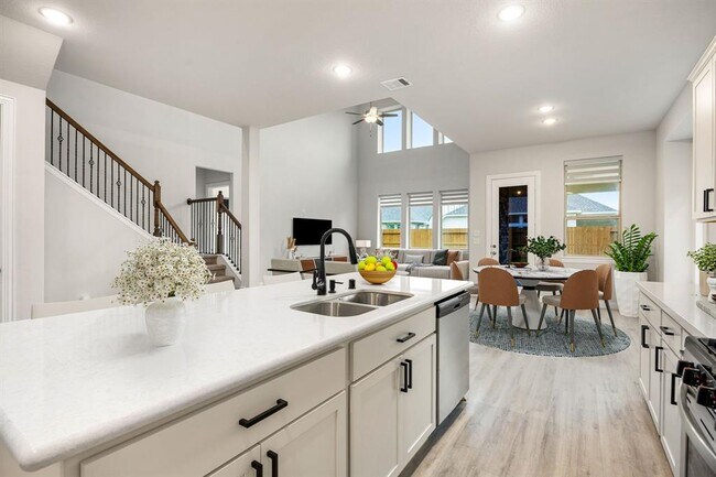 Building Photo - 142 Sunray Creek Dr