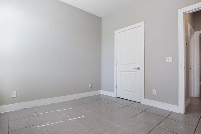 Building Photo - 210 Goldenrod Ln