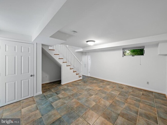 Building Photo - 423 Mt Vernon Ave