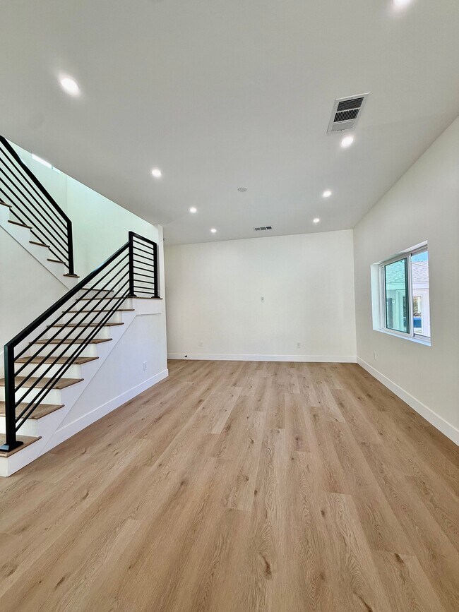 Building Photo - 20534 Miranda Pl