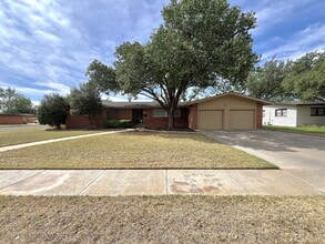 Building Photo - PRE-LEASING Summer 2026!! | Spacious 3-Bedroom with 2 Baths in the Heart of Lubbock