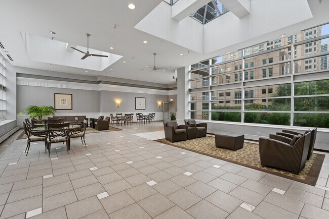 Building Photo - 545 N Dearborn St