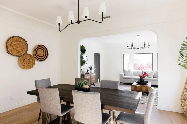 Building Photo - Stunning Echo Park house + Creative Space/Studio - Prime location walking distance to Sunset Blvd...