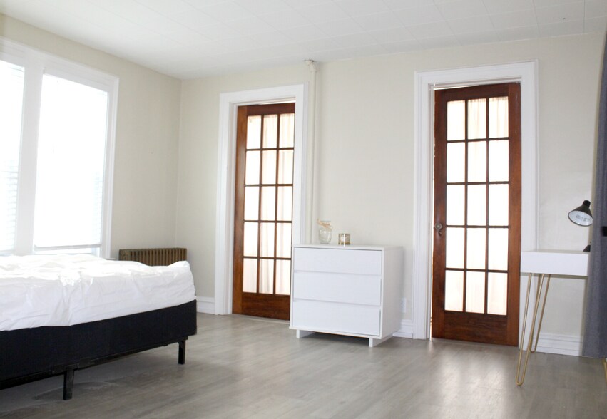 Building Photo - 52 Broome St