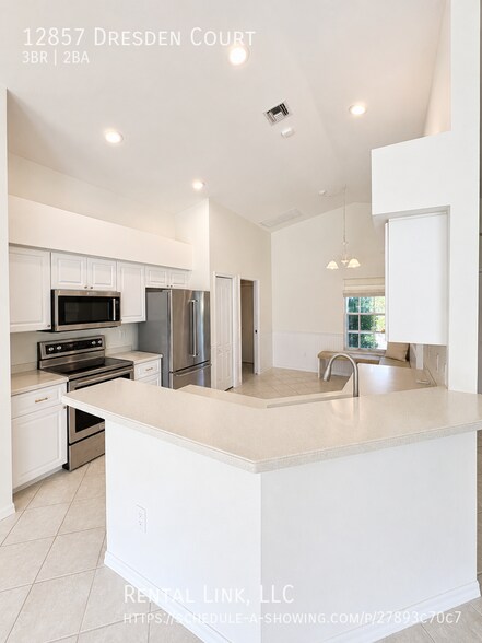 Building Photo - 12857 Dresden Ct