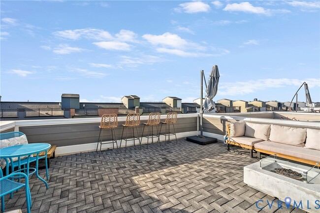 Building Photo - 5271 Old Main St