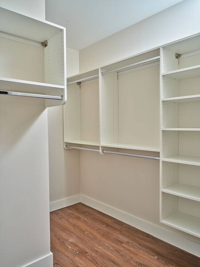 Building Photo - Tributary 50 Unit 209