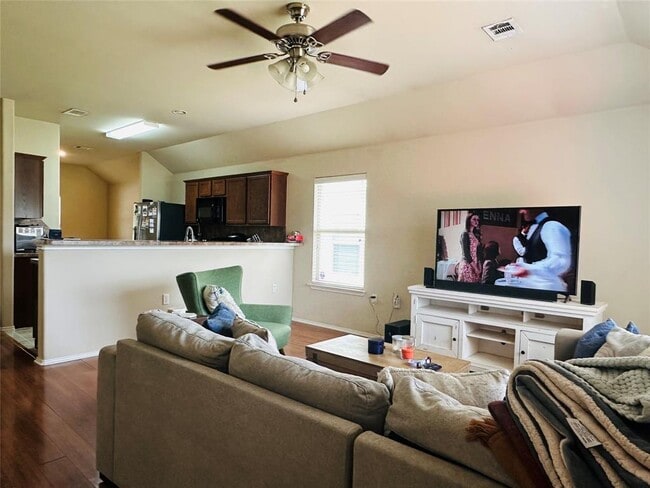 Building Photo - 7521 Cedar Edge Dr