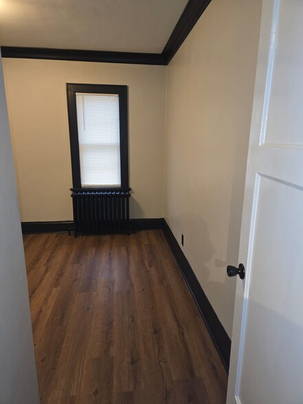 Building Photo - 3502 E Cudahy Ave
