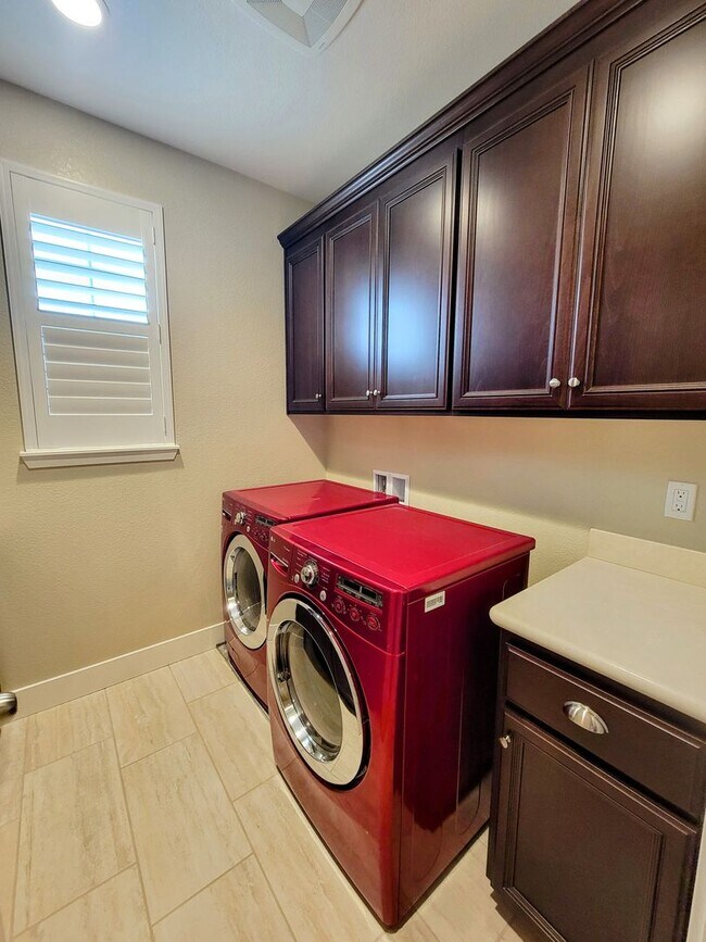Building Photo - Move-In Special: Get $2,000 Off Your Secur...