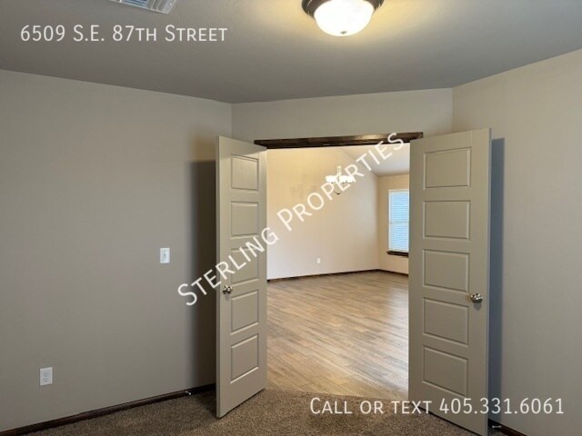 Building Photo - 6509 SE 87th St