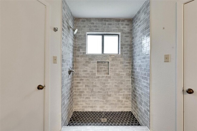 Building Photo - 7501 Gaines Mill Ln