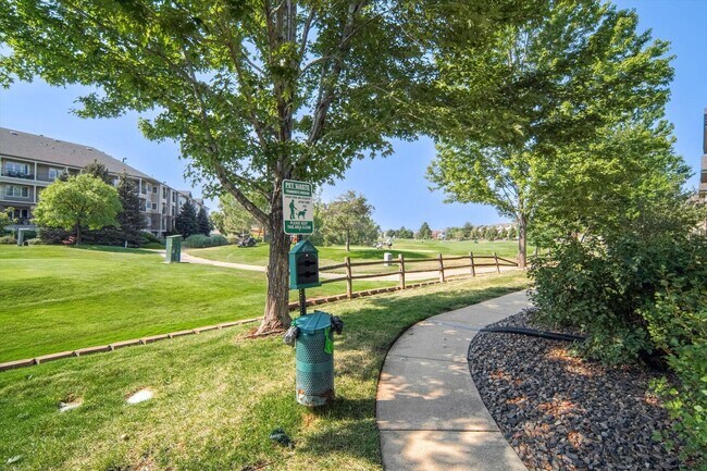 Building Photo - Fantastic Littleton condo  2 bedrooms and ...