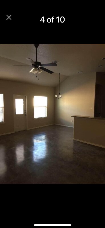 Building Photo - 720 Saengerhalle Rd