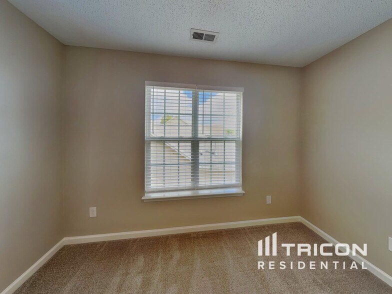 Building Photo - 3525 Sunset Hollow Ct