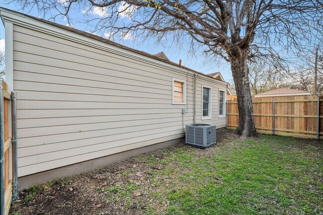 Building Photo - CORNER LOT READY NOW!