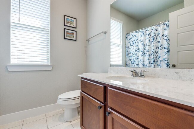 Building Photo - 2411 Ocean Key Dr