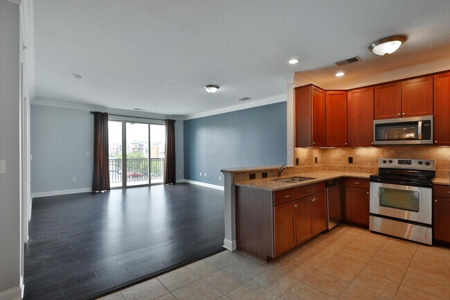 Building Photo - 511 W 1st Ave