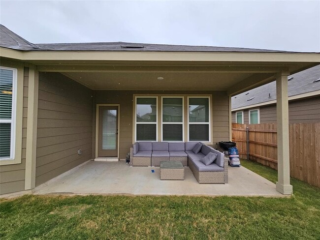 Building Photo - 138 Sugarberry Dr