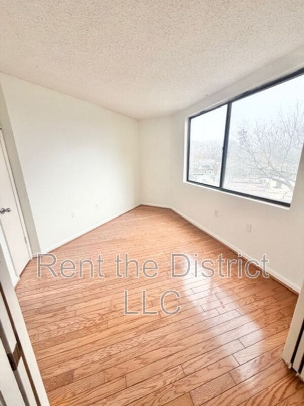 Building Photo - 2725 Connecticut Ave NW