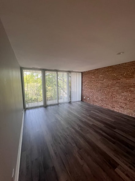 Building Photo - 5760 Abbey Dr