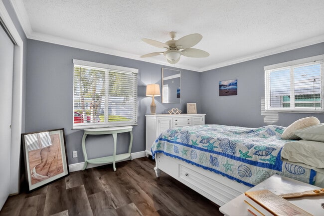 Building Photo - 2010 SW 6th Ave