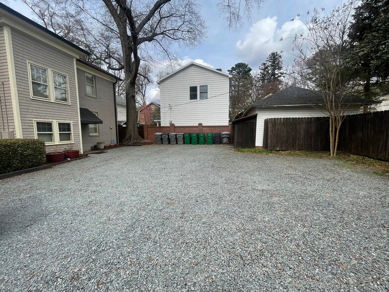 Building Photo - 418 Clement Ave