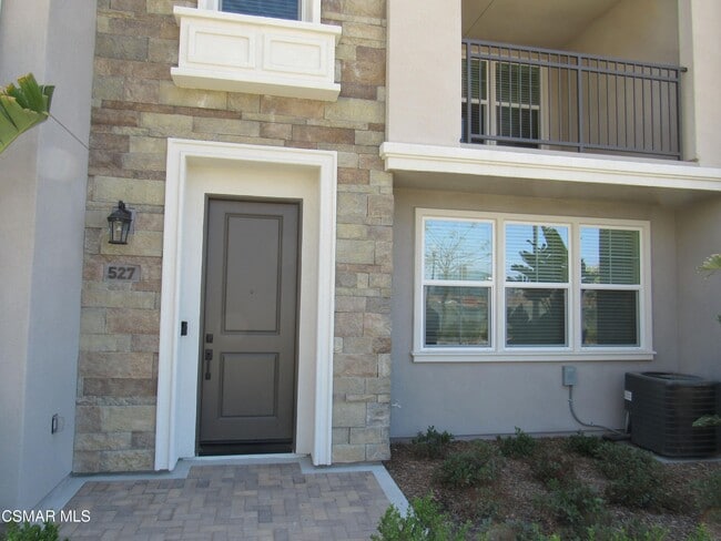 Building Photo - 527 Winchester Dr