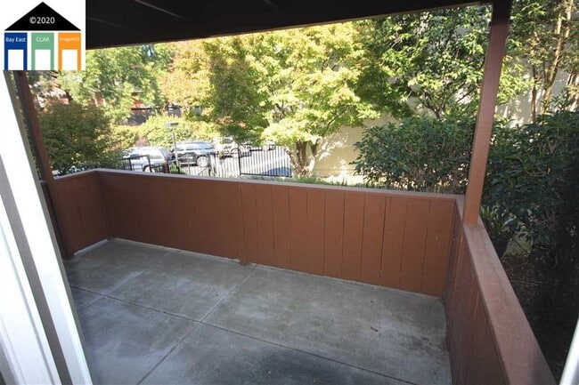 Building Photo - $2990 Stunning Remodeled 2BR/2BA Condo in ...