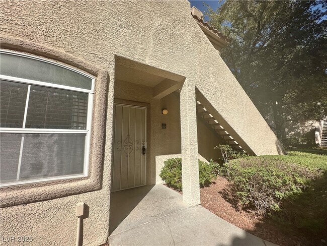 Building Photo - 5415 W Harmon Ave