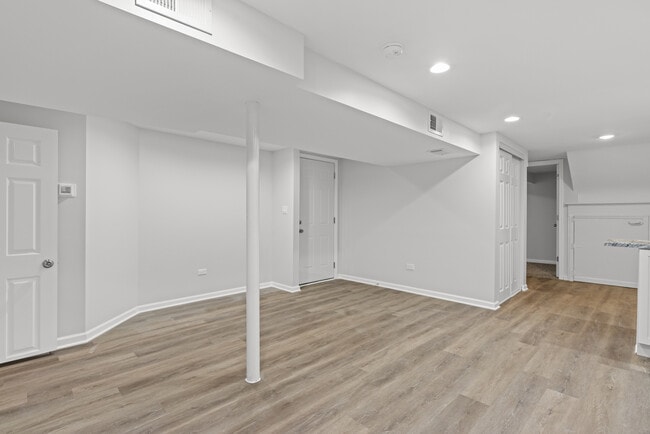 Building Photo - 236 Callan Ave