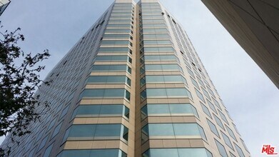 Building Photo - 801 S Grand Ave