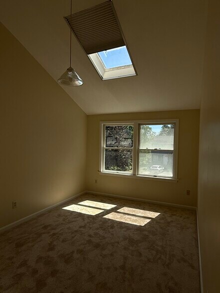 Building Photo - 5A Caryn Dr