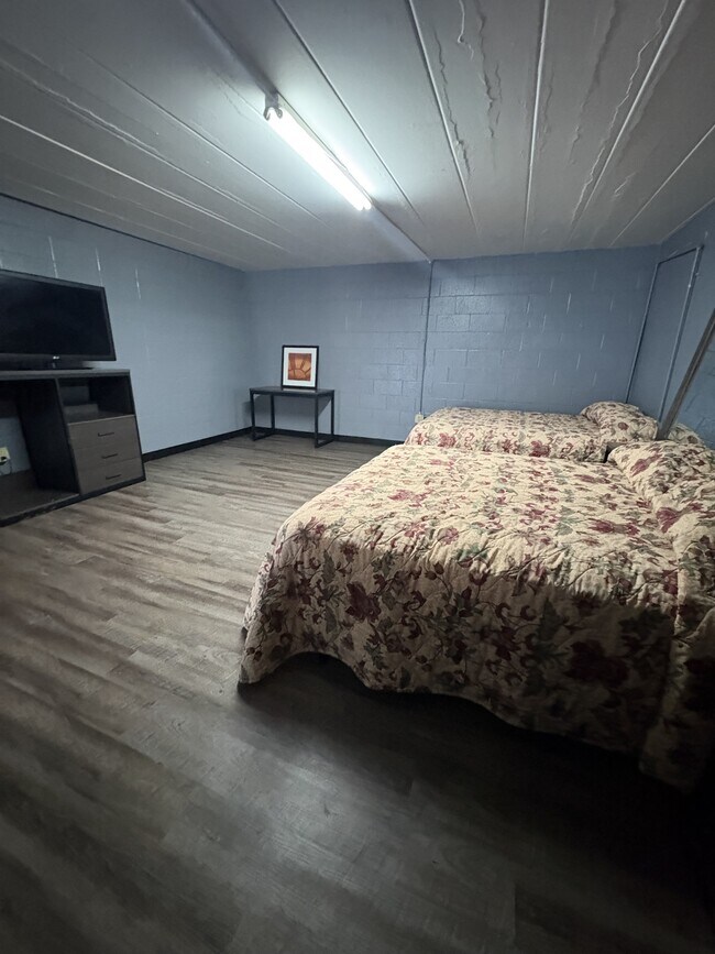 Building Photo - 711 Pasadena Fwy